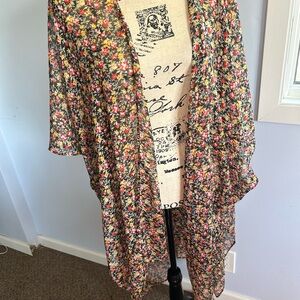 Black Tape Floral Kimono